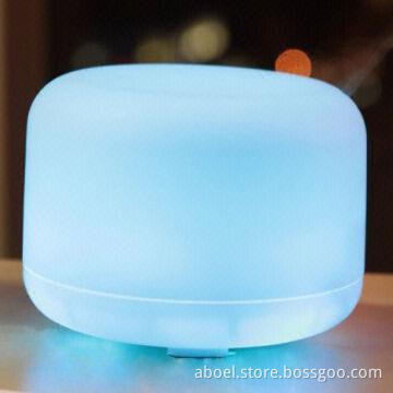 Ultrasonic humidifier with preset time and continuous spray